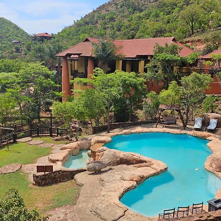 Waterfall Safari Lodge Winterkamp Dış mekan fotoğraf
